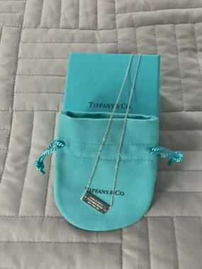 Tiffany Silver Necklace with Silver Please Return to Tiffany Bar